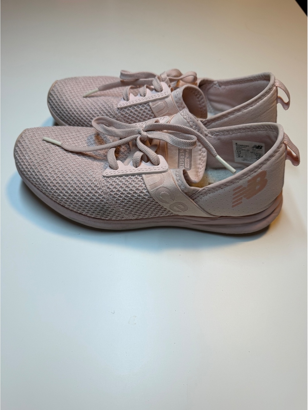 Women’s 8.5 light pink new balance